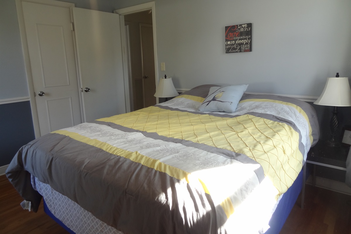 Bedroom 3 with queen bed