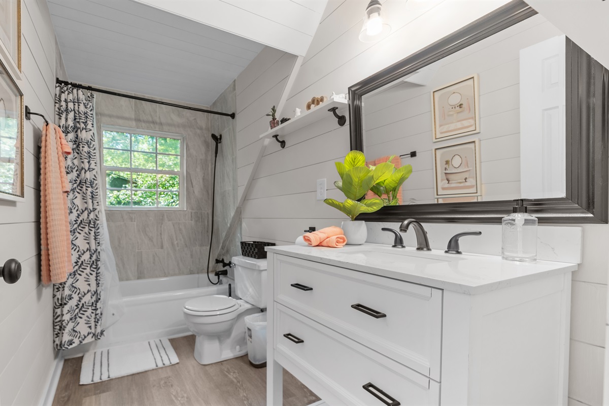 Upstairs bathroom with tub/shower combo