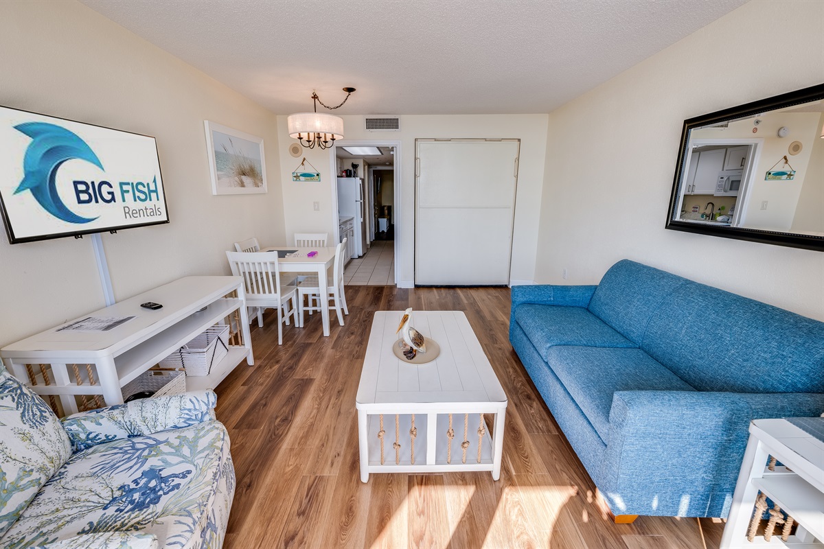 Living Room with Stunning Views🌊☀️
