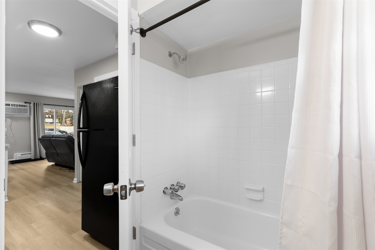 Get pampered in this spa-like bathtub.