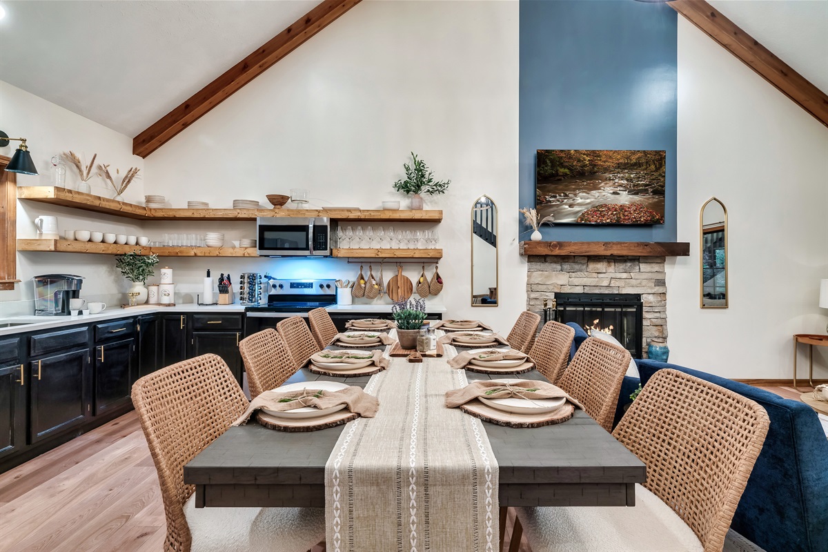 Dining for 8, plus an additional table for 4