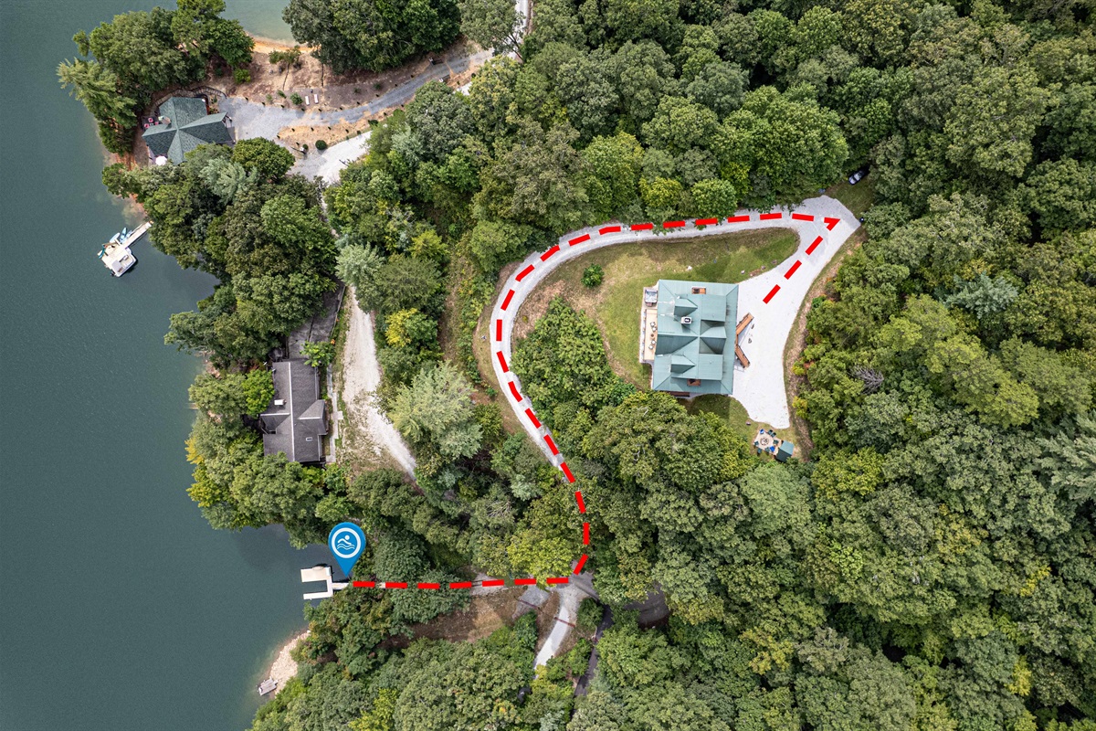 Scenic Pathway: Enjoy a picturesque stroll to the lake through lush greenery!
