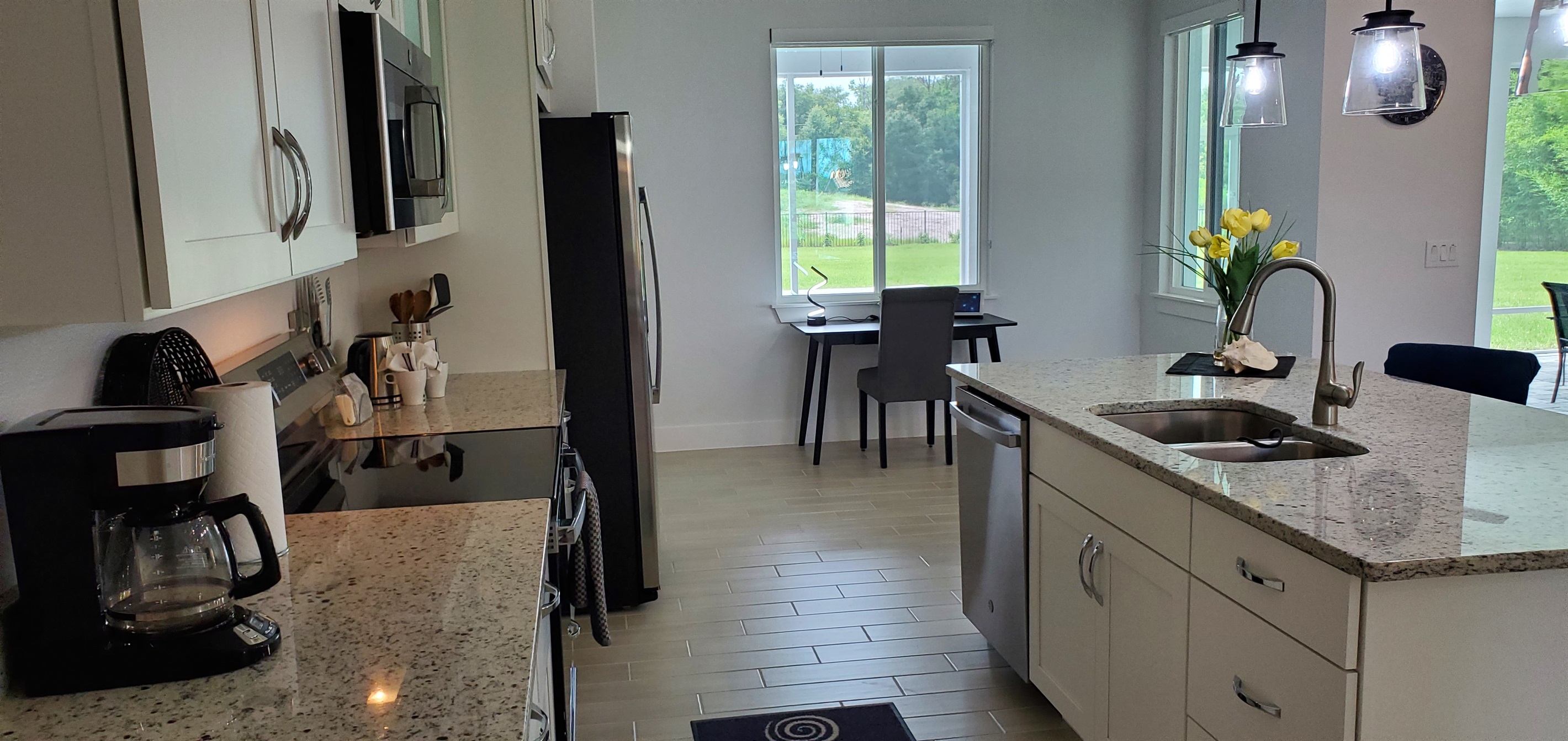 Kitchen and office desk/chair