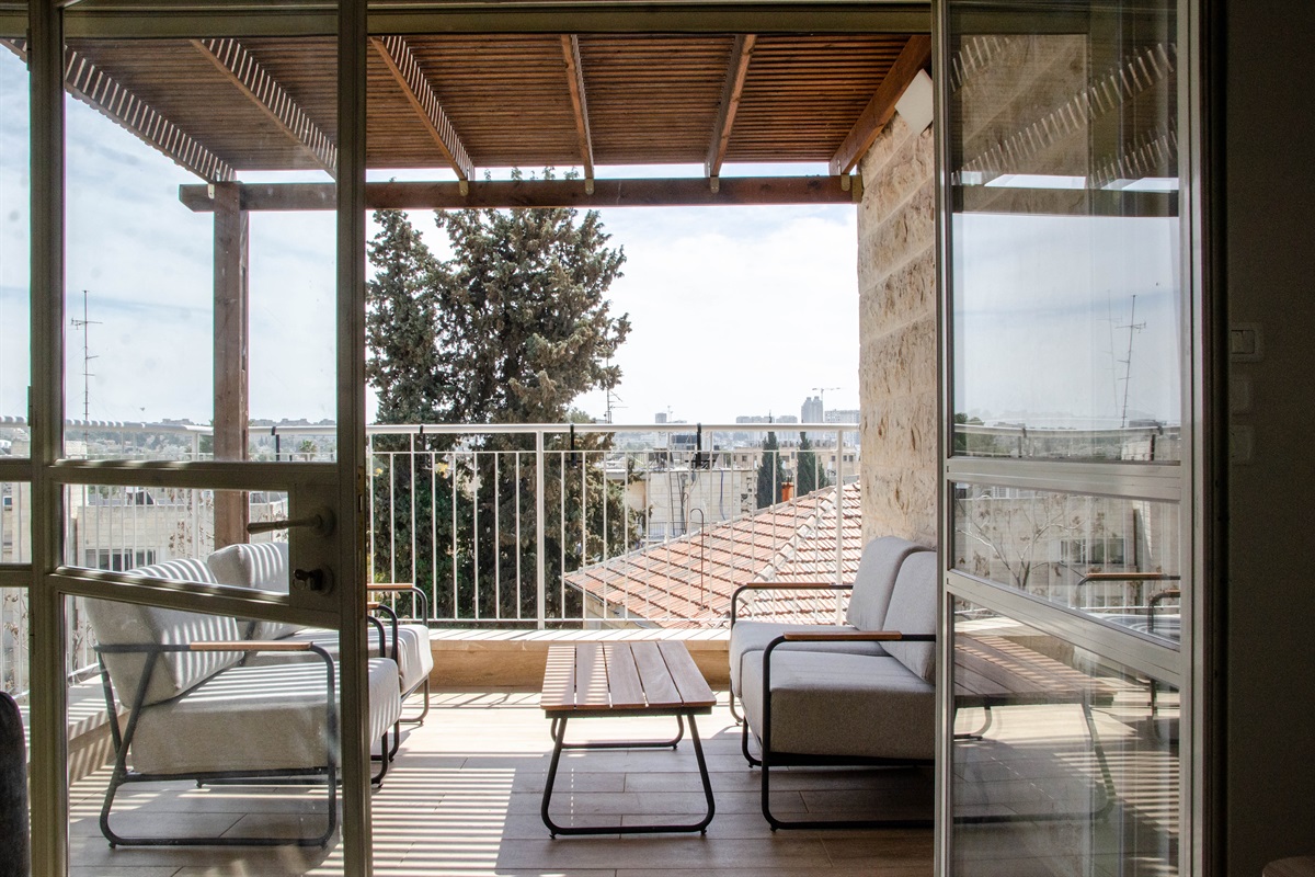 Den Balcony