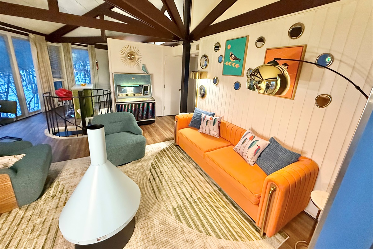 Have fun surrounded by trees, listening to music on jukbox