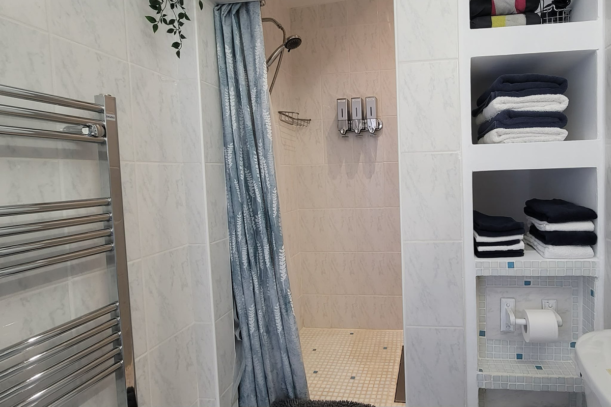 Full Bath with Shower