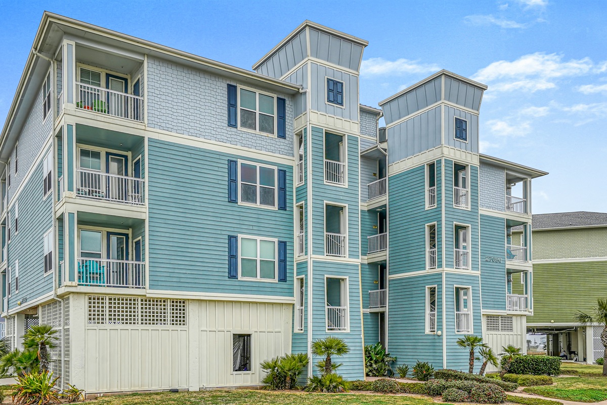 76e9b146421141e3b505b4433a0f6bcc Large | Beachhouse | Texas | TX | Vacation Homes | Galveston | Crystal Beach | Kokomo | Breezy Days | Beachfront Elegance | Sunrise Serenity | Southern Sands Property Management, LLC