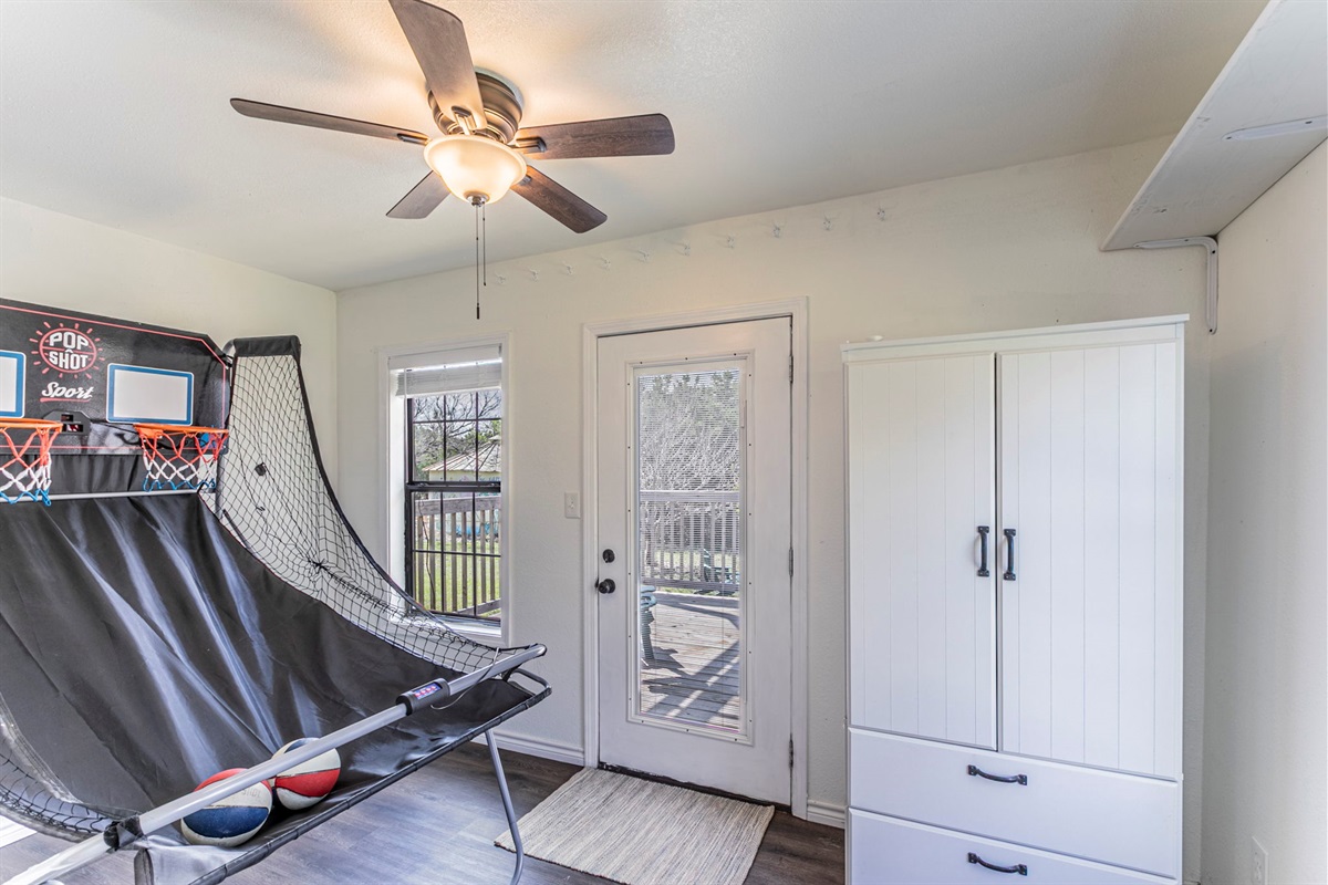 Game room with Pop a Shot