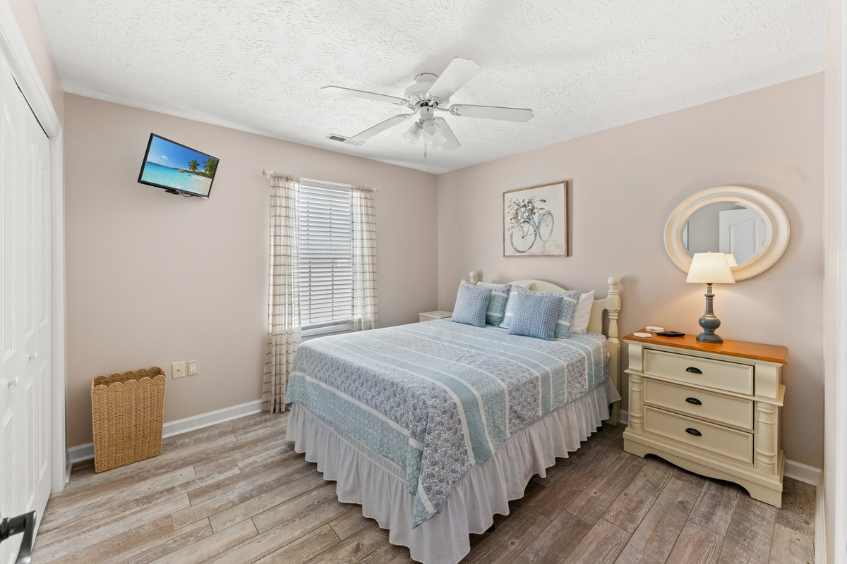 2nd Guest Bedroom- Queen