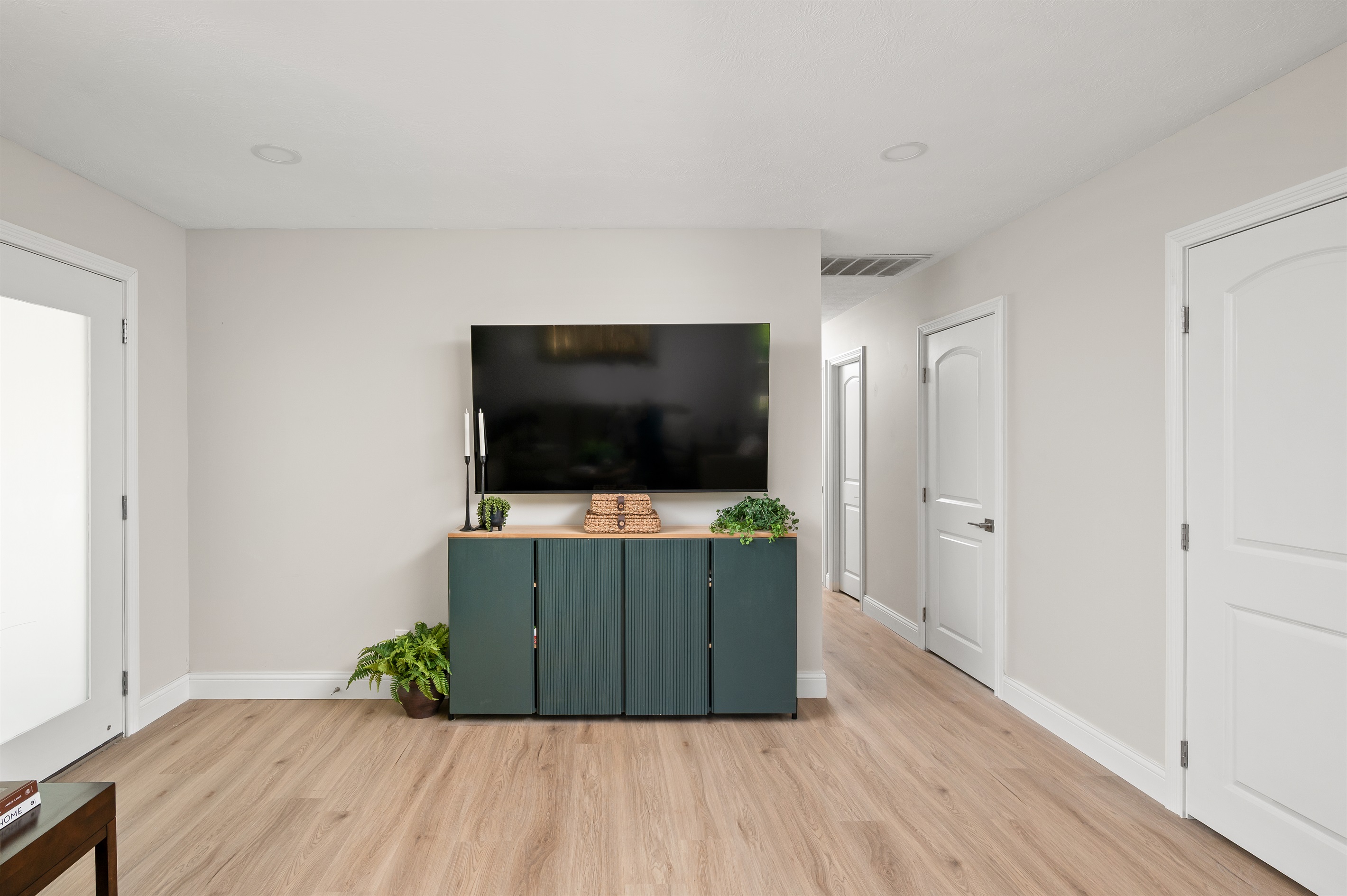 Enjoy the large Smart TV with access to your favorite streaming apps including Netflix, Hulu, Amazon Prime Video, and more using your personal login credentials.