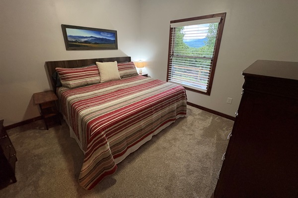 1st Floor King Suite with Mountain Views