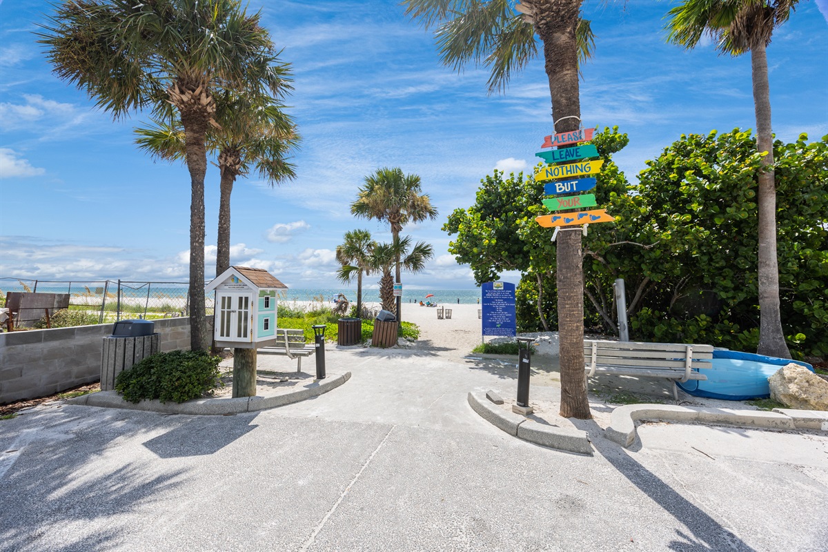 3 to 5 minute walk to Indian Rocks Beach!