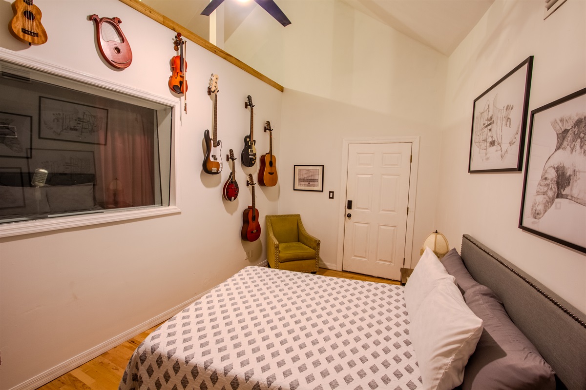 Bedroom 1 - Live Room