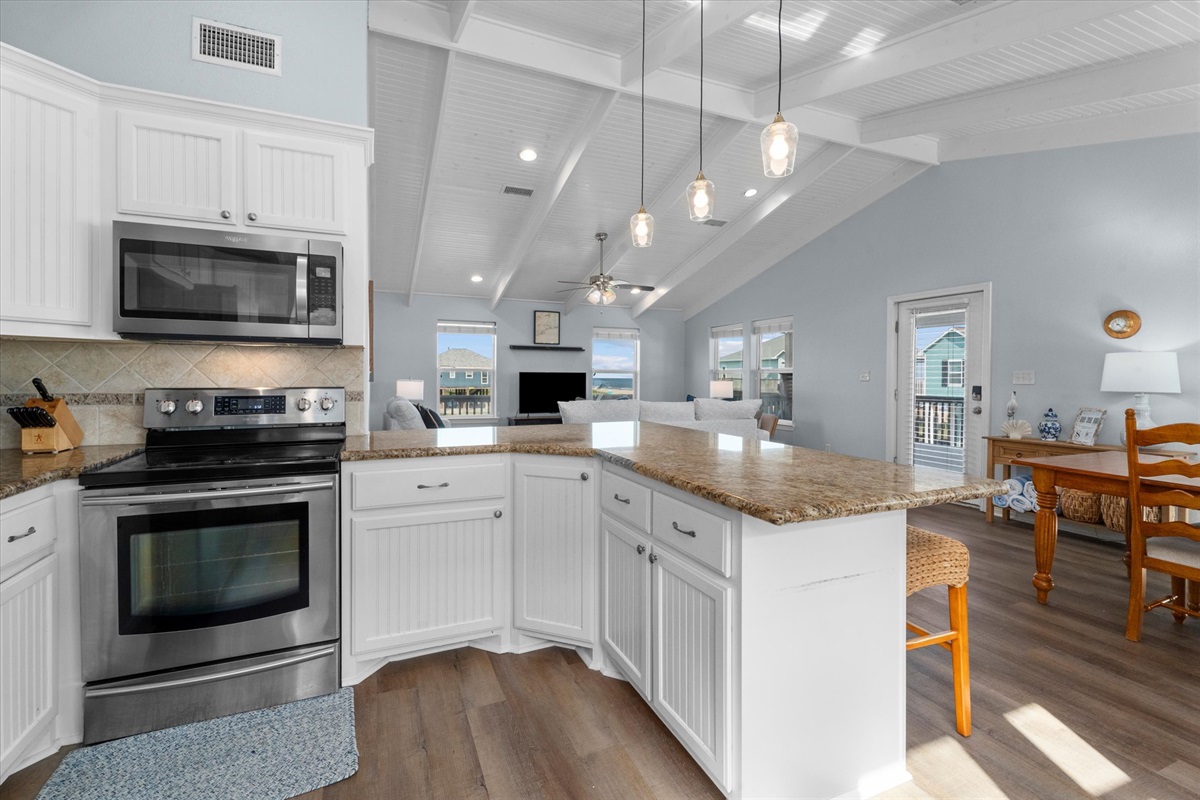 7732adccbd4347b2ab5a641ecc61709c Large | Beachhouse | Texas | TX | Vacation Homes | Galveston | Crystal Beach | Kokomo | Breezy Days | Beachfront Elegance | Sunrise Serenity | Southern Sands Property Management, LLC