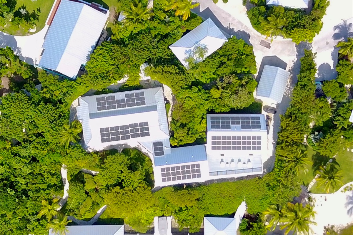 The entire property is off the grid solar powered. Perfect power , no outages.