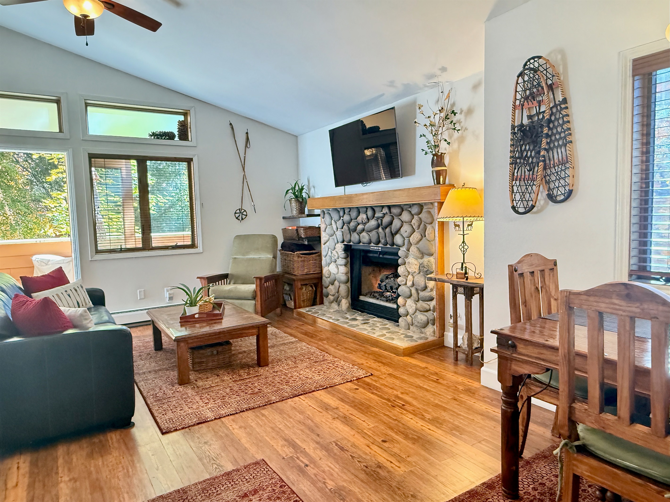 Stream your favorite programs in 4K HDR picture quality, 55" .