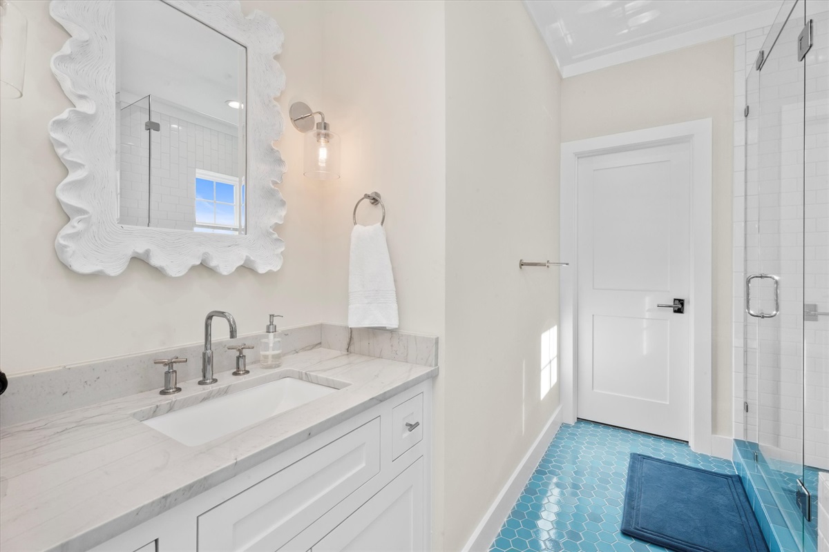 7740c8af61564876bb554a7e85c55c29 Large | Beachhouse | Texas | TX | Vacation Homes | Galveston | Crystal Beach | Kokomo | Breezy Days | Beachfront Elegance | Sunrise Serenity | Southern Sands Property Management, LLC