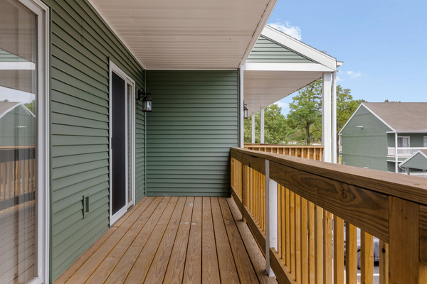 Walk to ND Luxury 2BR/2BA Condo Balcony + Parking, photo 26