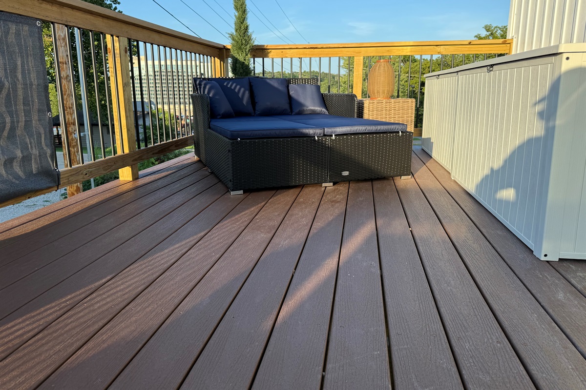 Upper deck
