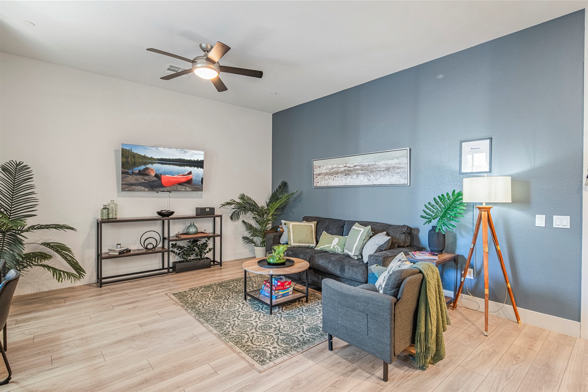 STAGED PHOTO - SAME FURNITURE BUT DIFFERENT LAYOUT