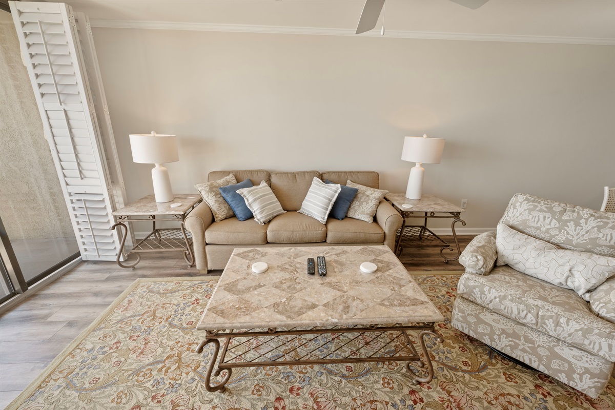 Amazing Living Room with Stunning Views🌊☀️