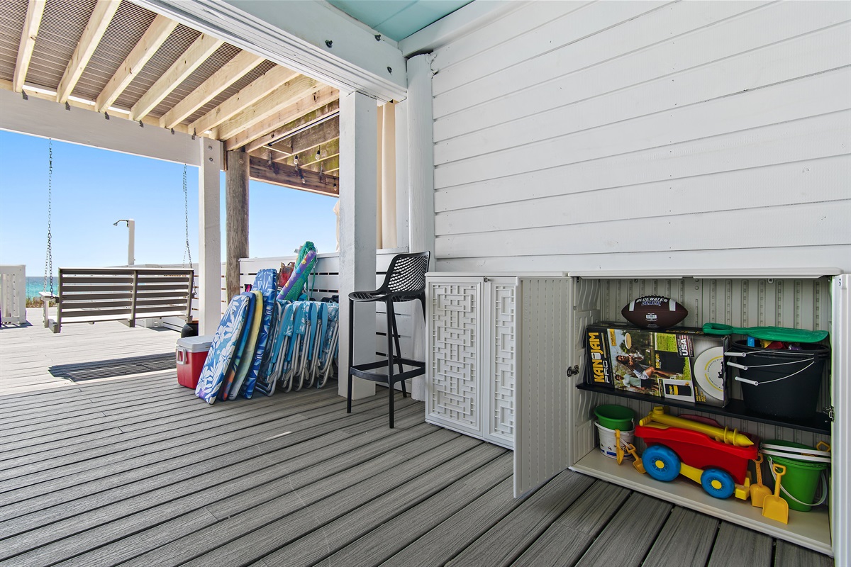 Tons of beach gear and toys provided at Green Reef 1!