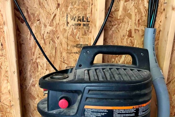 Air compressor in the garage to blow up floats and  towables if needed.