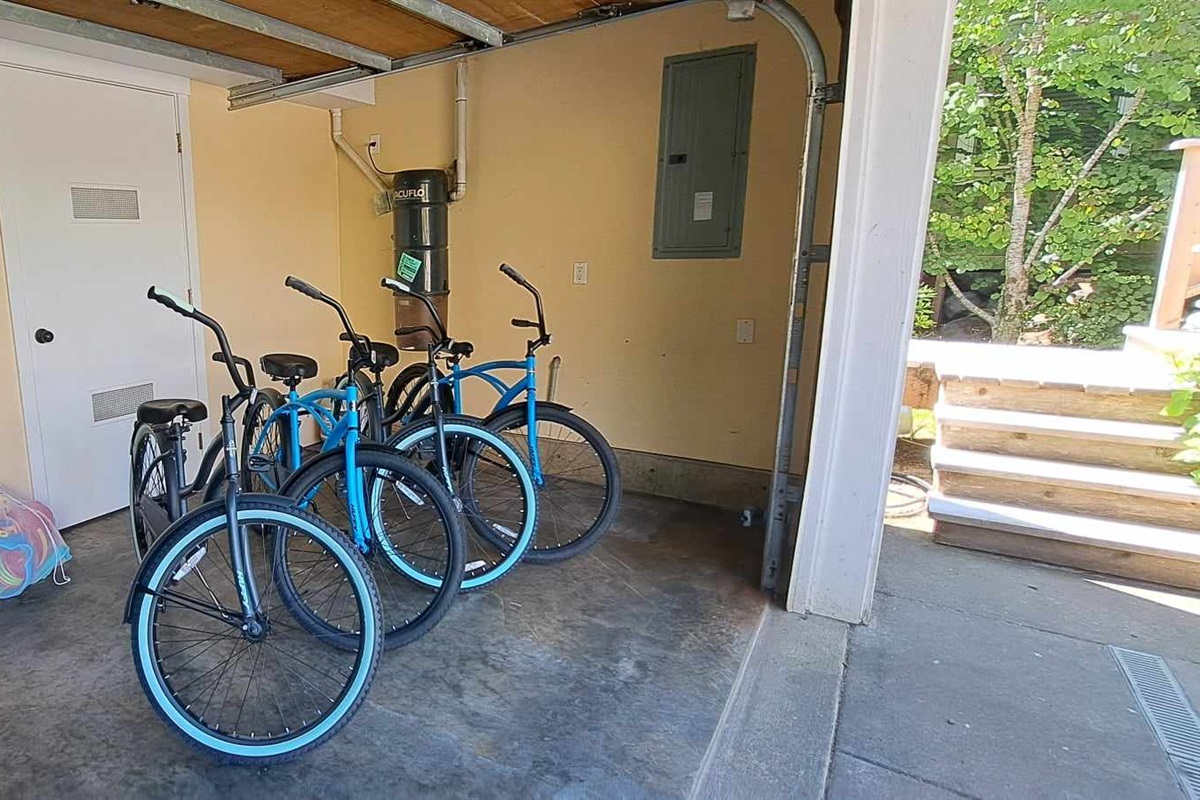 Explore the charming Bella Beach community on one of four beach cruisers, perfect for a leisurely ride to the café for coffee or a sweet treat.