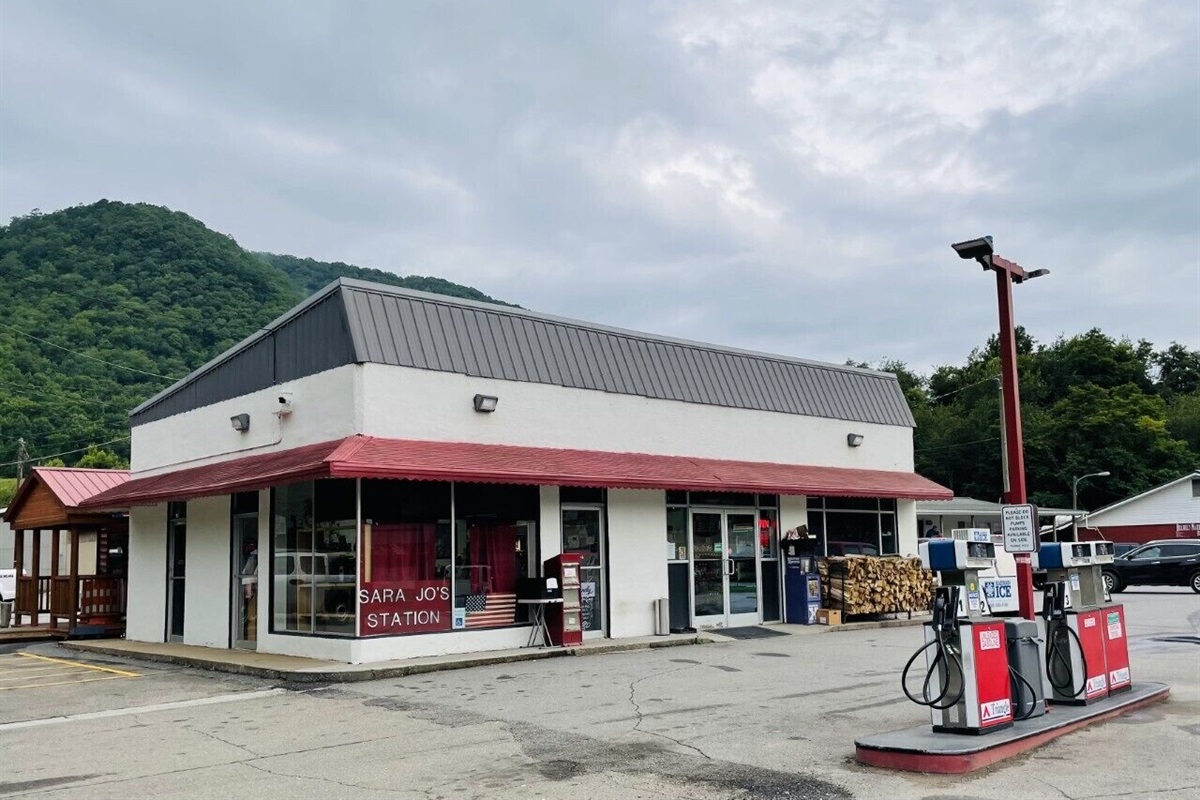 SaraJo's Gas Station -- Gas, local foods (pot pies, cheesecakes, pizza), jewelry