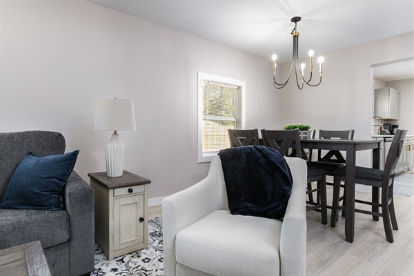 Cozy 2-Bedroom Home Near Notre Dame - Perfect for Game Day Stays, photo 23