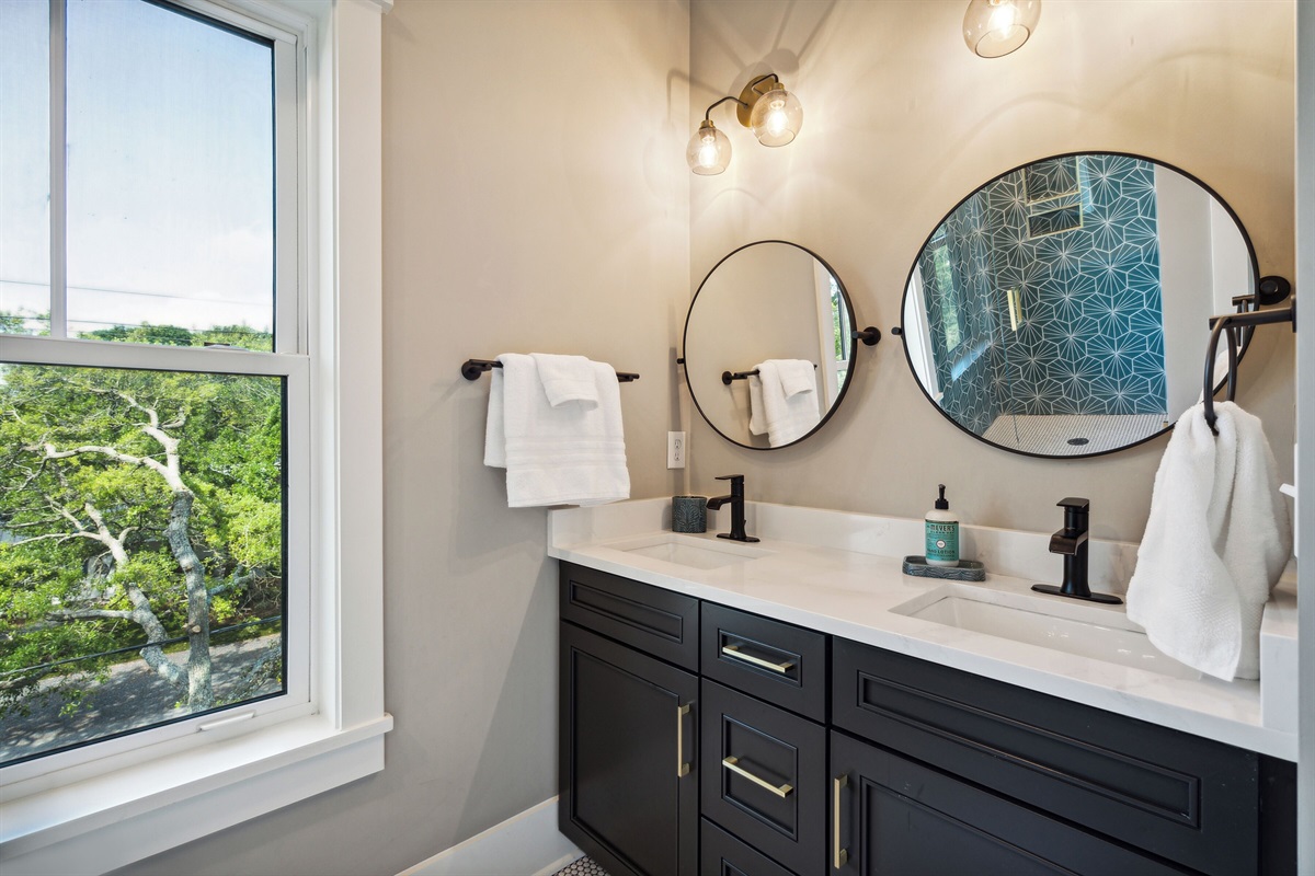 Ensuite bath