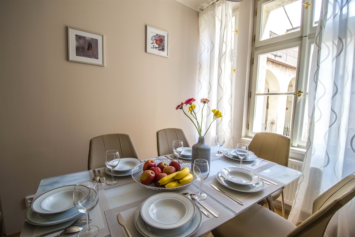 Big dining table for 10 people