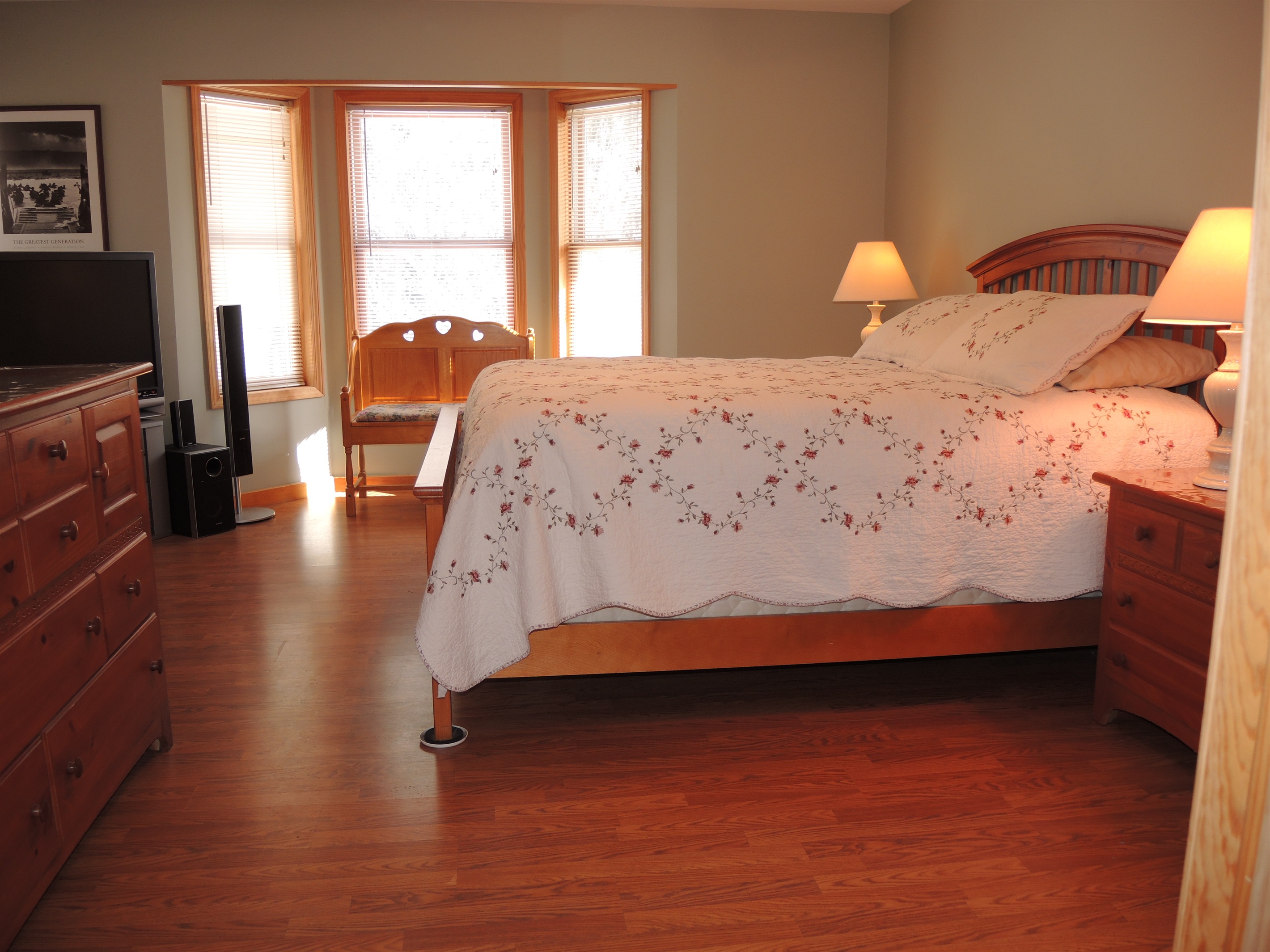 Queen master bedroom