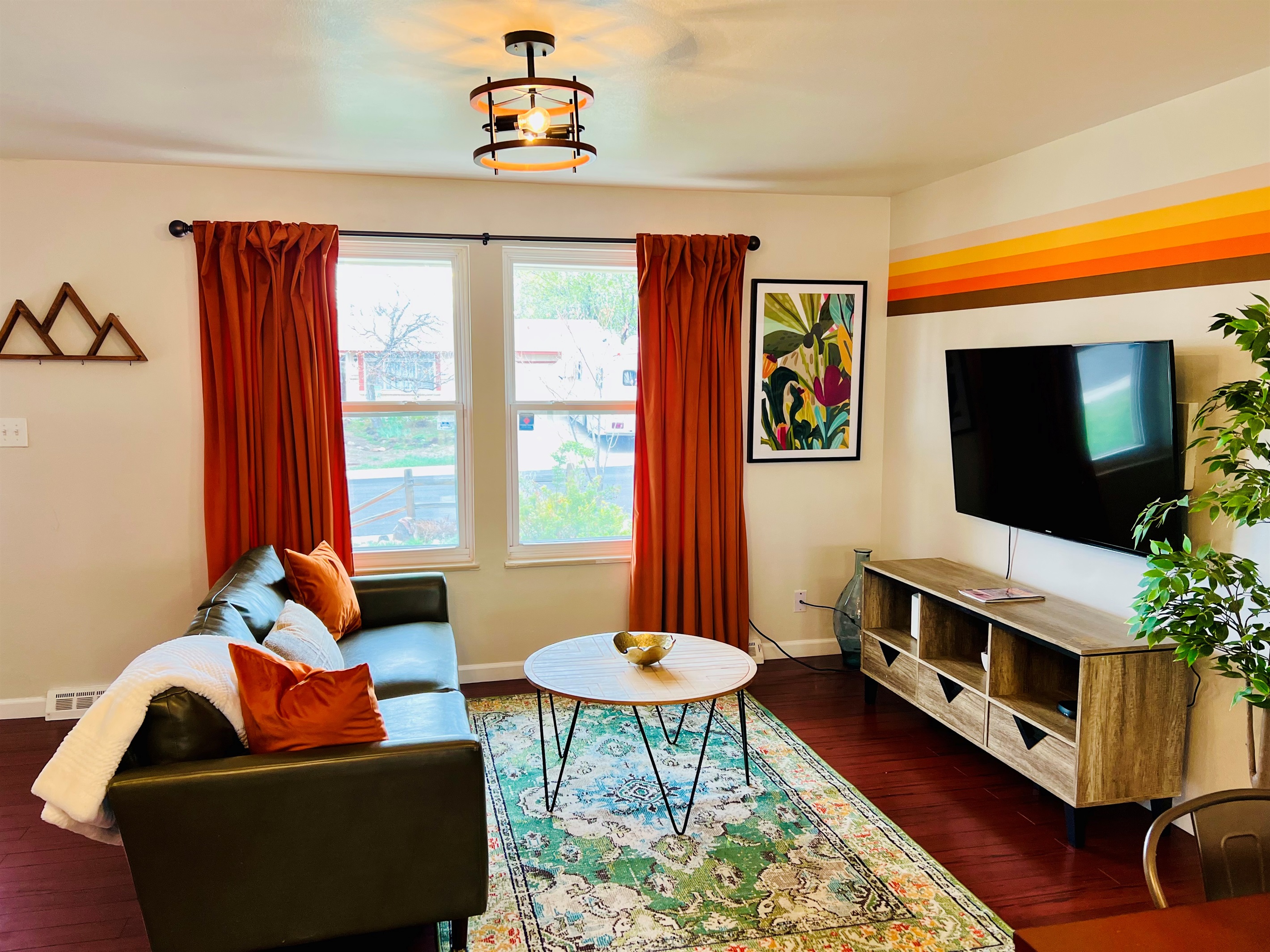 Main Floor Open Sitting Area