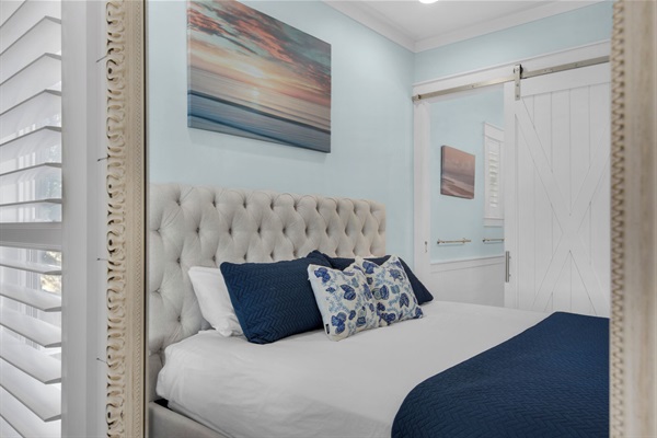 King Bedroom (1st floor)
