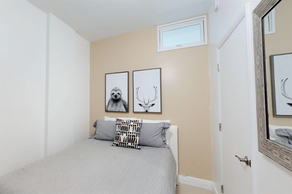 DEN with a queen bed size