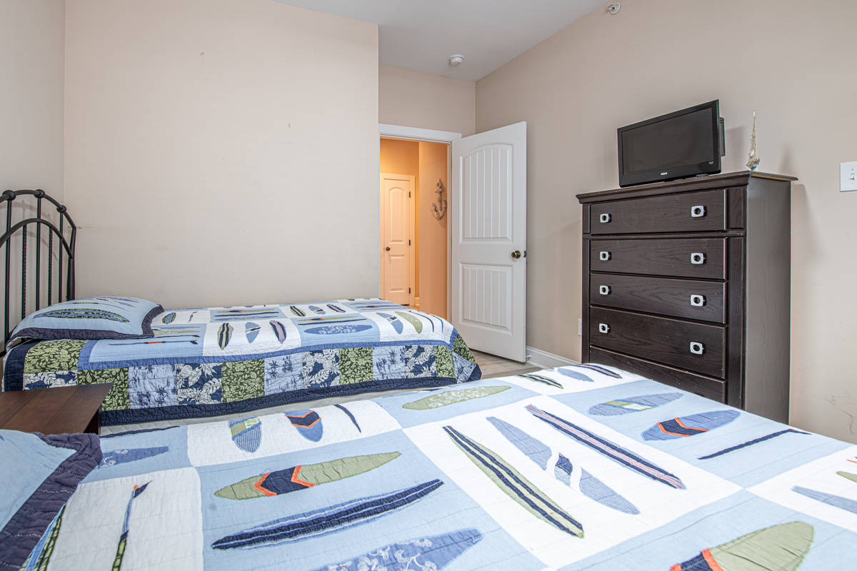 Twin Bedroom 4