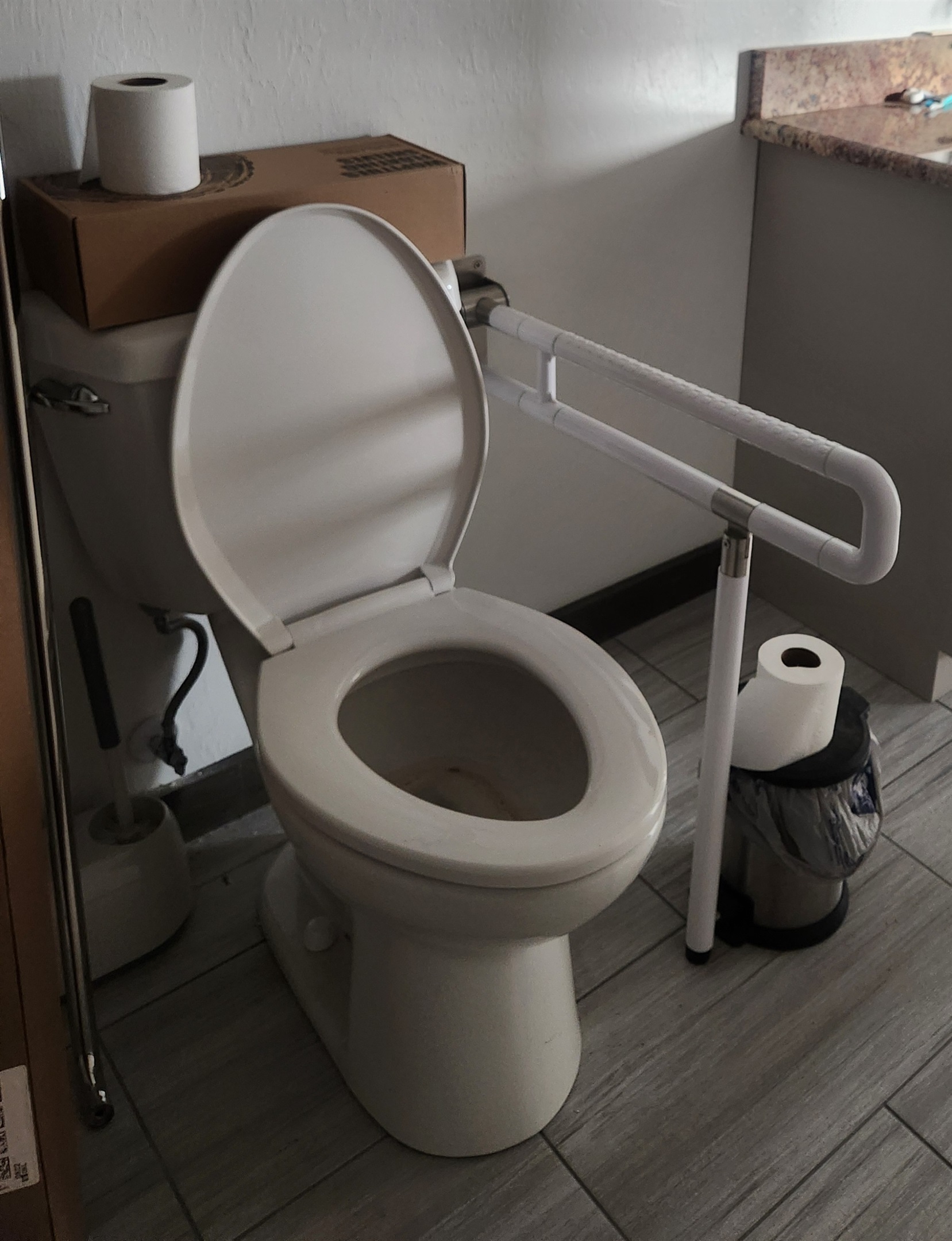 Handicap friendly guest bath