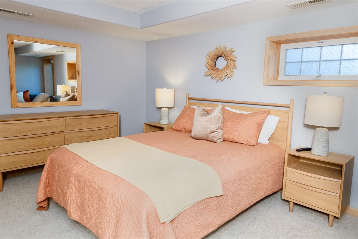 Bedroom 3 with Queen Bed (48" hdtv not shown)