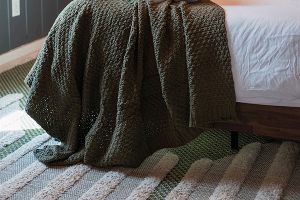 Soft blankets for slow mornings, cool evenings, and every cozy moment in between.