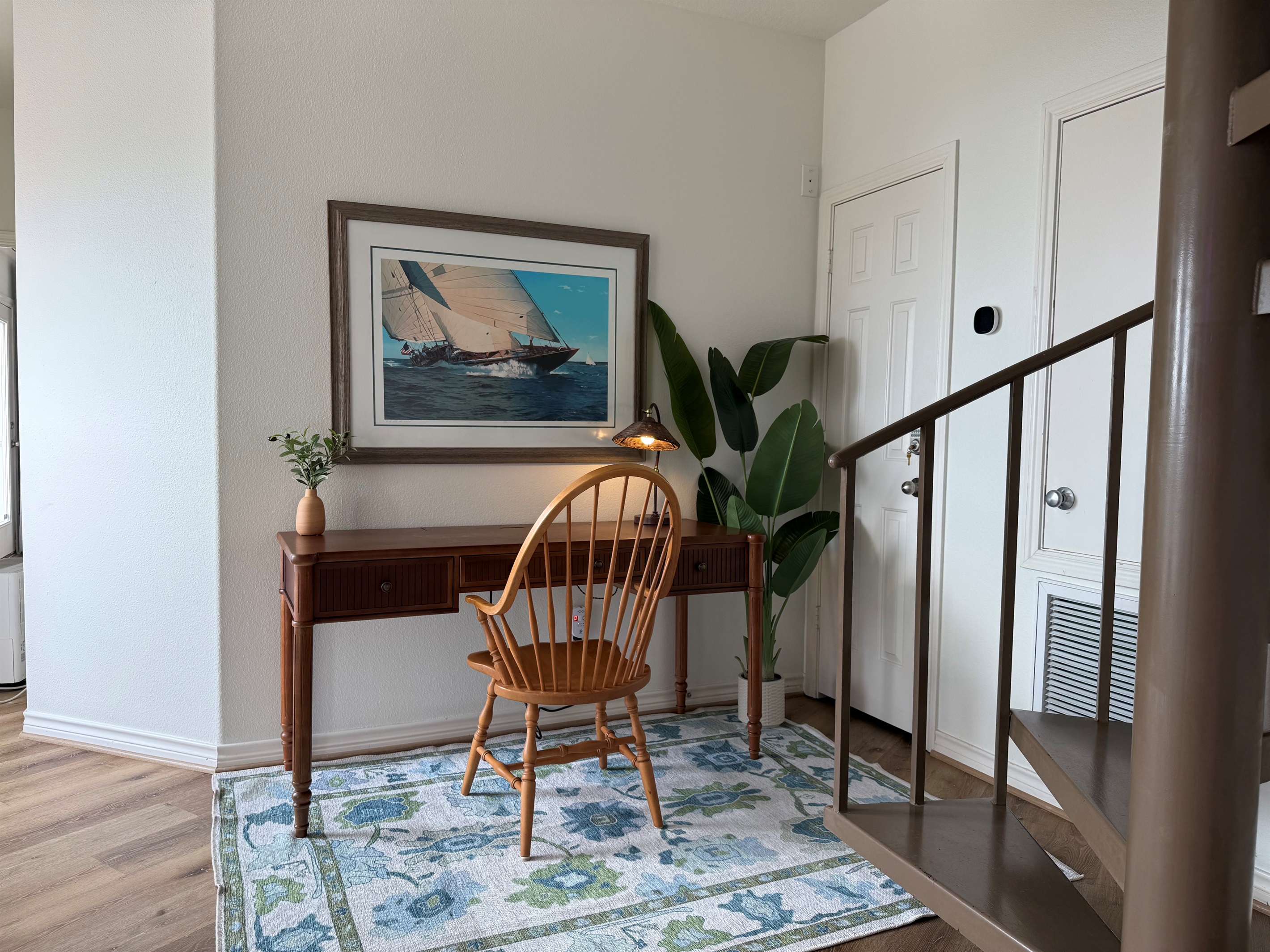 Upper Level Office Nook - Located on the upper-level landing, this office space is perfect for anyone who needs to sneak in a little work time—without missing out on vacation.