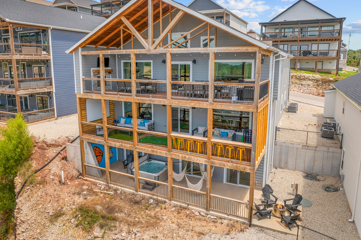 3 Levels of outdoor decks