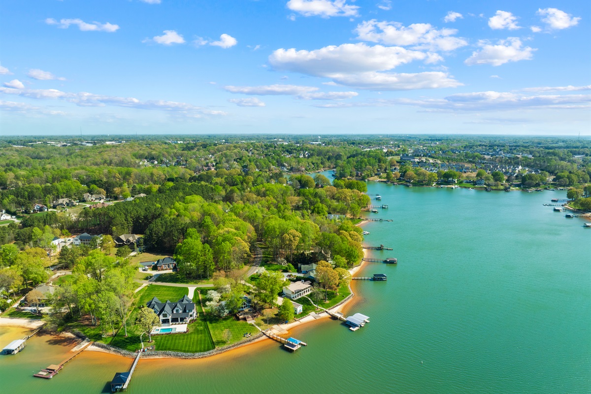 Explore the beauty of Lake Norman and all that lake life has to offer. 