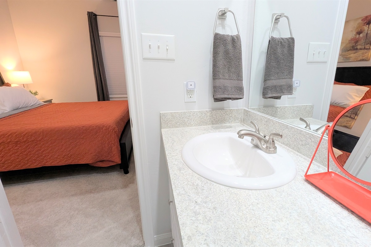 Direct access to the primary bedroom