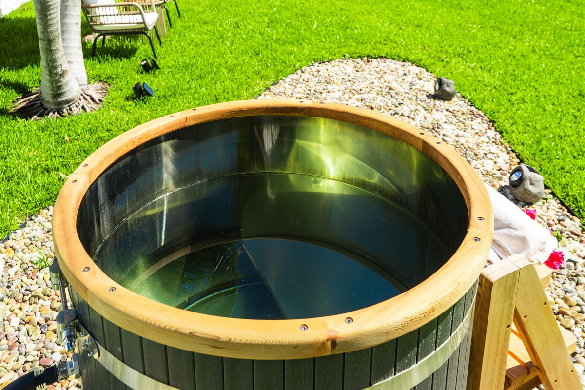 Recharge and recover in your own private cold plunge oasis, surrounded by tropical landscaping and peaceful outdoor vibes. Perfect for morning wellness routines, post-beach recovery, or relaxing under the stars after a day exploring Palm Beach