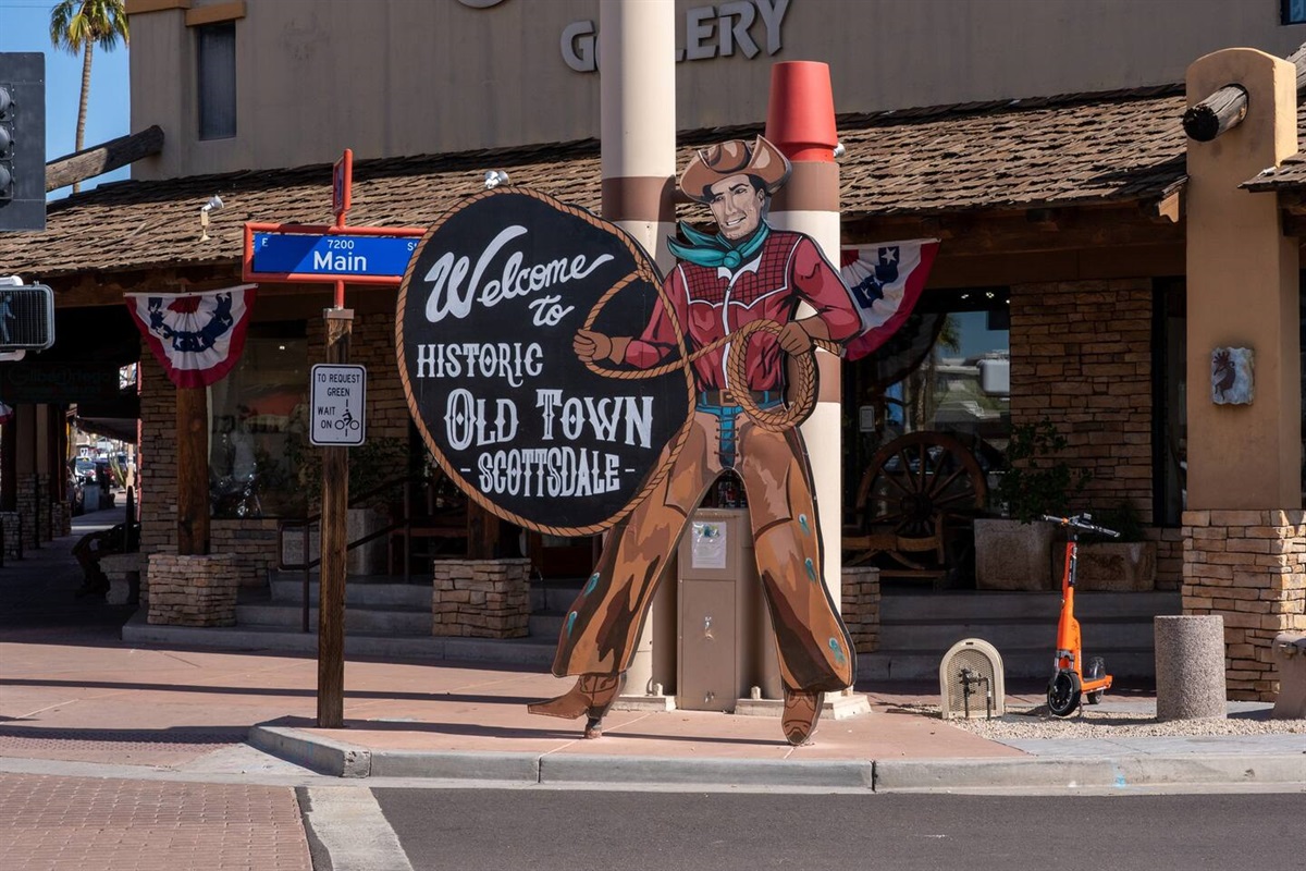 Old Town Scottsdale - the heart of Scottsdale's social scene - is just a 5-minute car ride from the home!