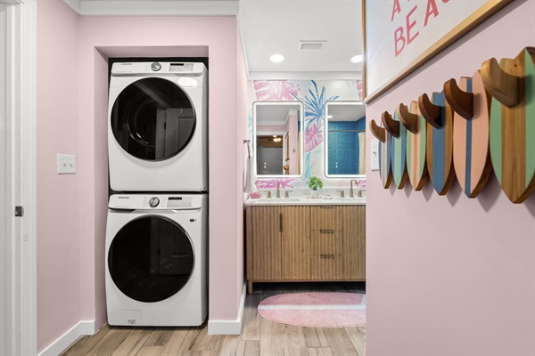 Full size, front loading Samsung washing machine & dryer