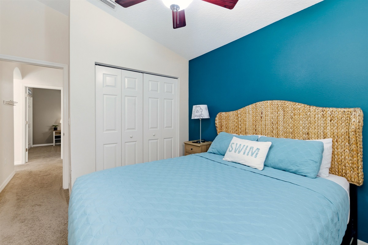 Queen teal swim room