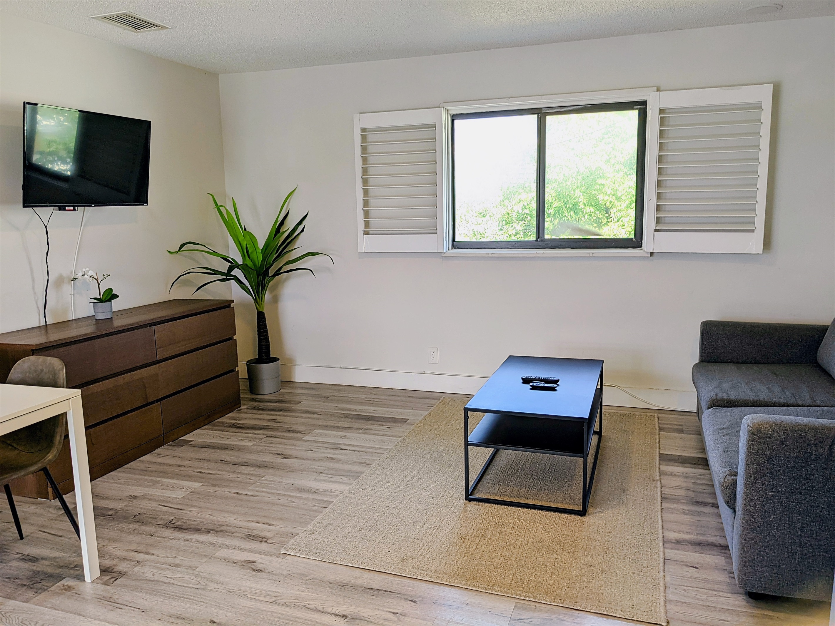 Featuring smart TV, queen pull out sofa bed and partial ocean view.