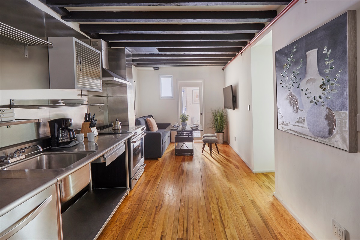 Unit 1 - Fully stocked Kitchen